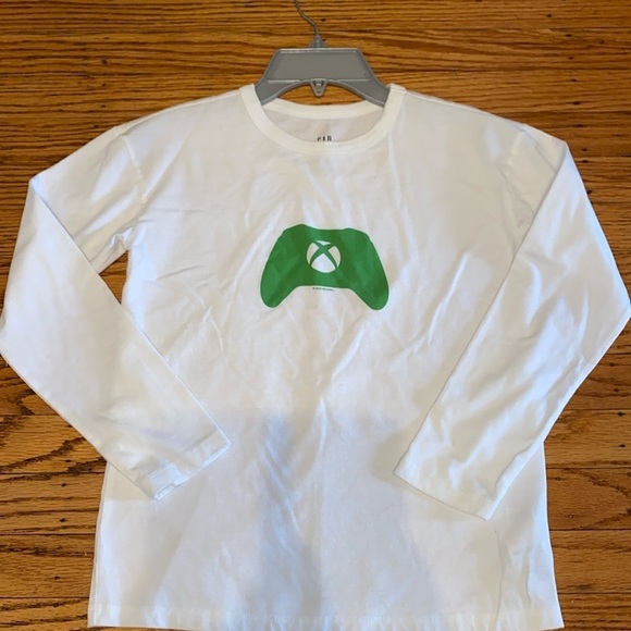 GAP Other - Gap Xbox size. Medium shirt